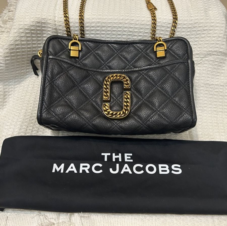 Marc Jacobs | MJ黑色荔枝紋格金色鏈條相機包-5