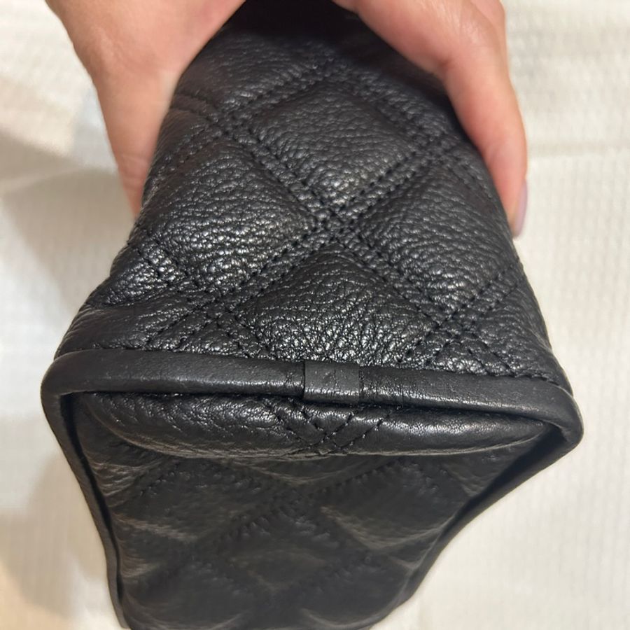Marc Jacobs | MJ黑色荔枝紋格金色鏈條相機包-7
