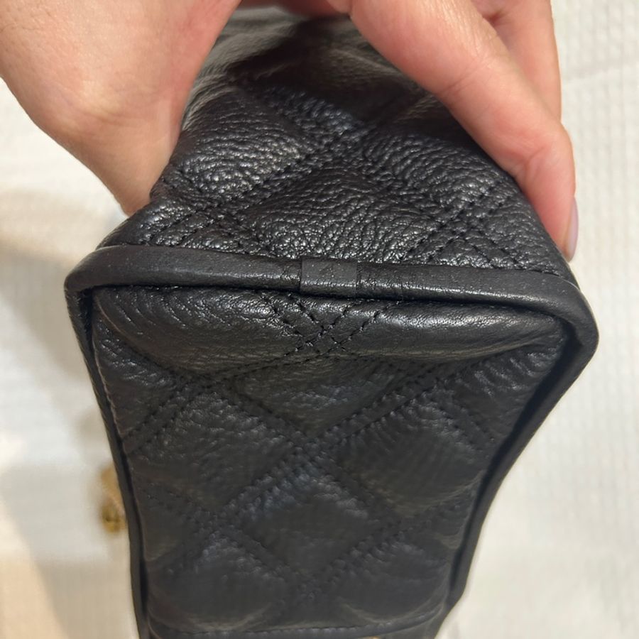 Marc Jacobs | MJ黑色荔枝紋格金色鏈條相機包-8