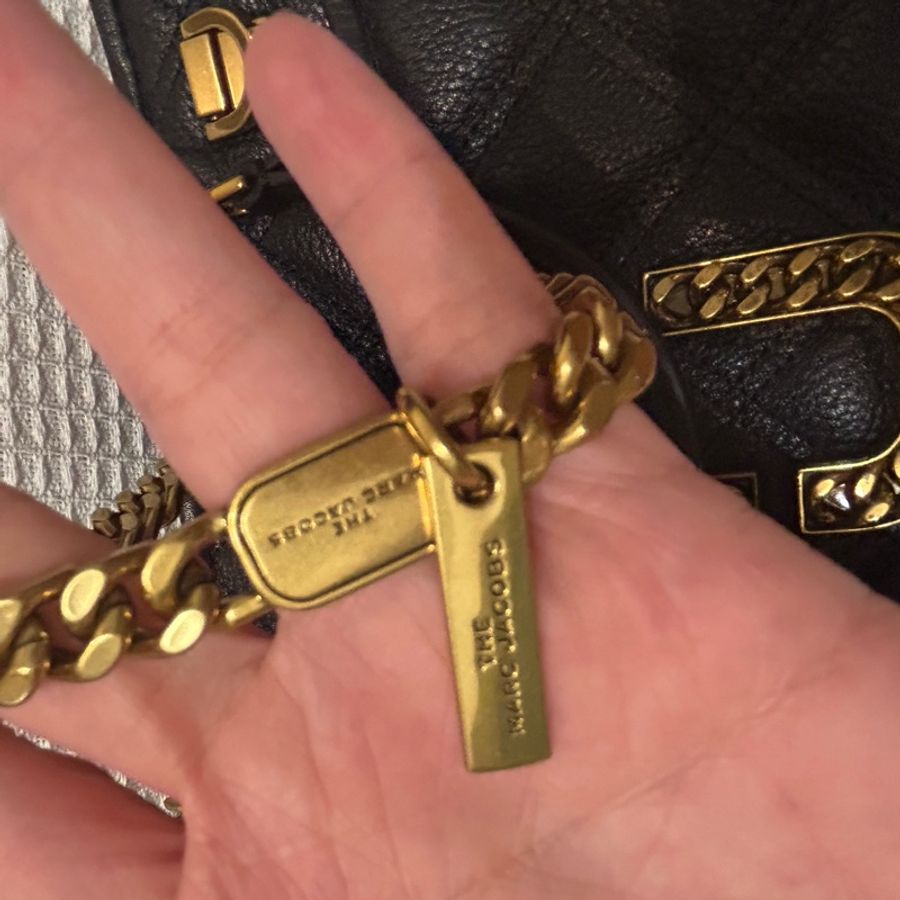 Marc Jacobs | MJ黑色荔枝紋格金色鏈條相機包-13