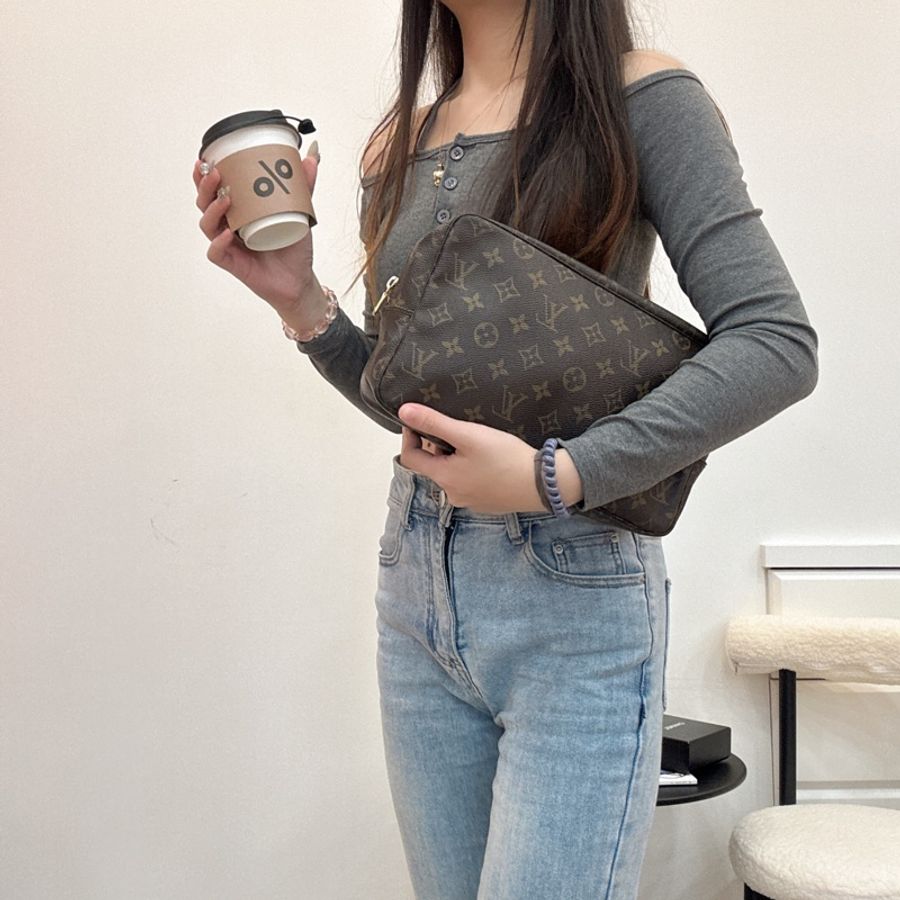 Louis Vuitton 經典化妝包-24