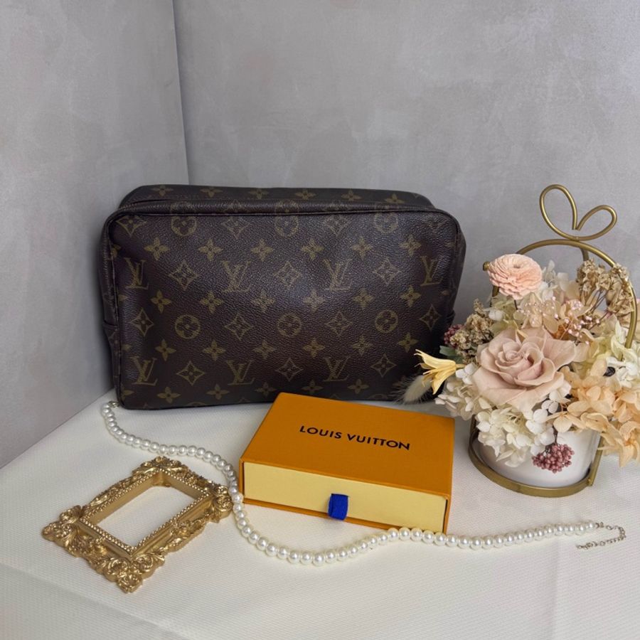 Louis Vuitton 經典化妝包-1