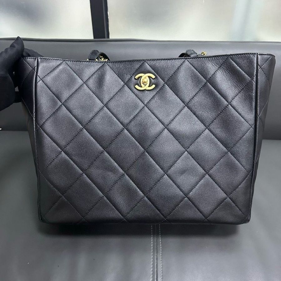 Chanel 22B tote-1