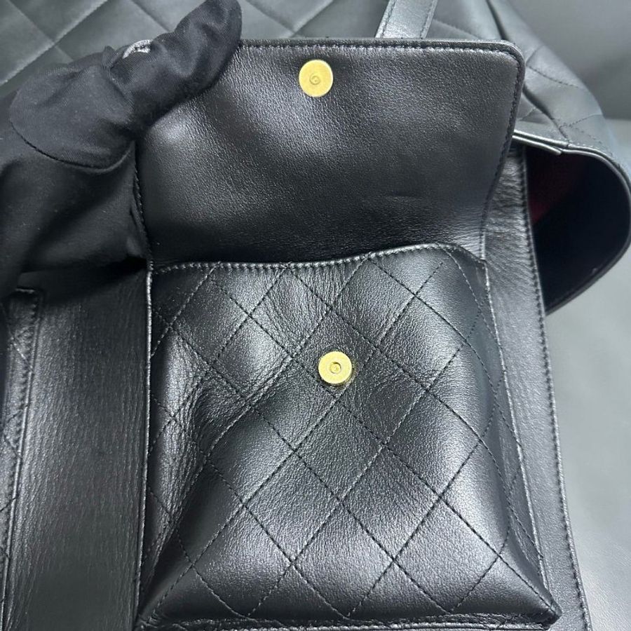 Chanel 22B tote-13