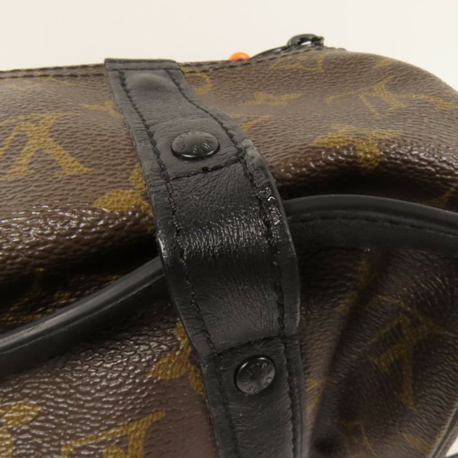 LOUIS VUITTON Monogram Papillon Messenger肩背袋-13