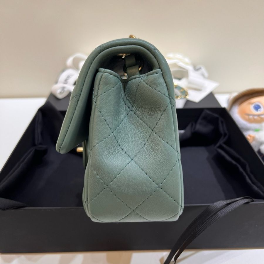 Chanel香奈兒藍綠色金扣羊皮CFmini鏈條包芯片款-3