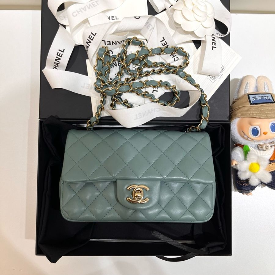 Chanel香奈兒藍綠色金扣羊皮CFmini鏈條包芯片款-6