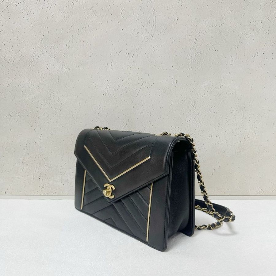 Chanel flap bag-4