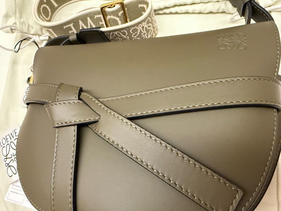 LOEWE small gate 墨綠色-1