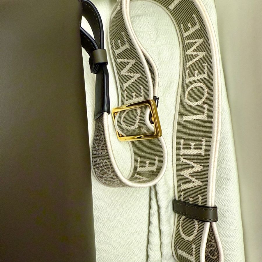 LOEWE small gate 墨綠色-3