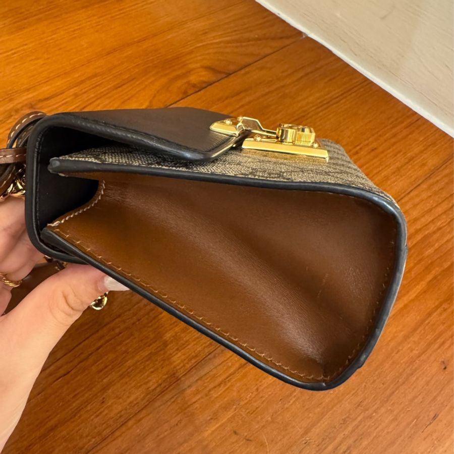 Gucci黑/咖皮革拼pvc padlock斜背包-3
