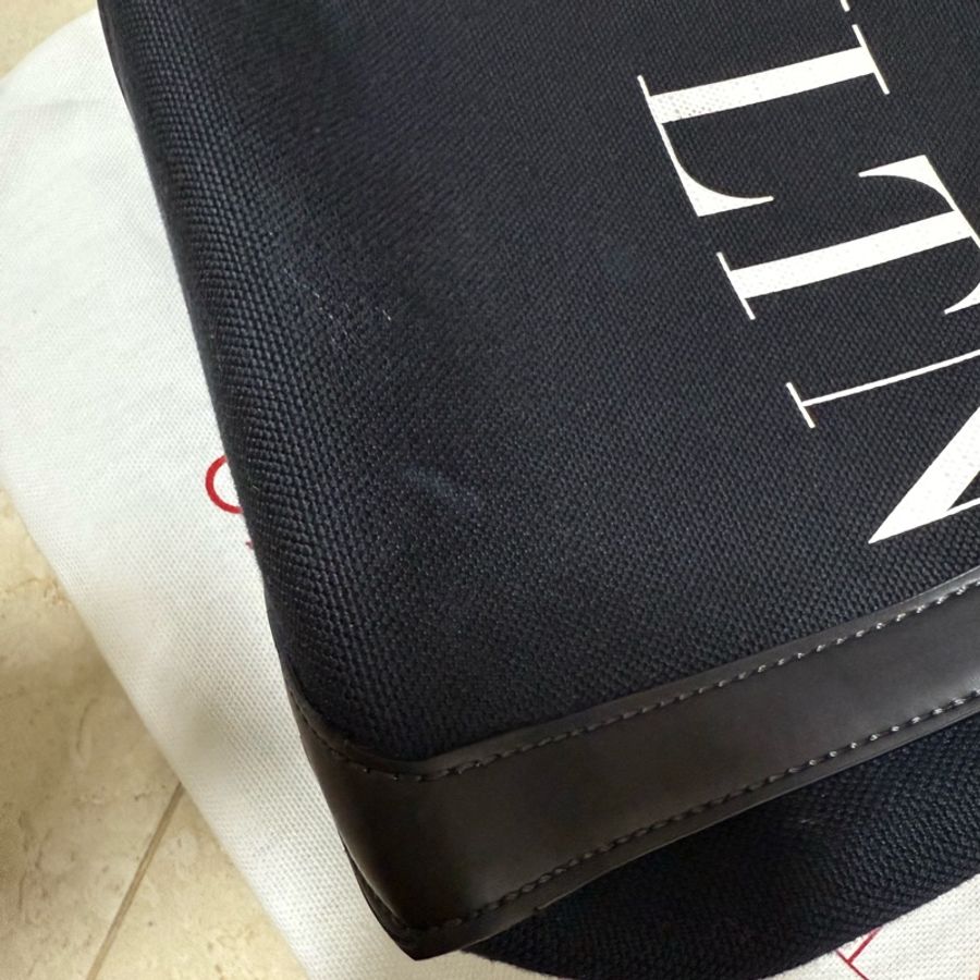 VALENTINO VLTN 字母印花帆布拼牛皮手提/斜背托特包(黑色)-3