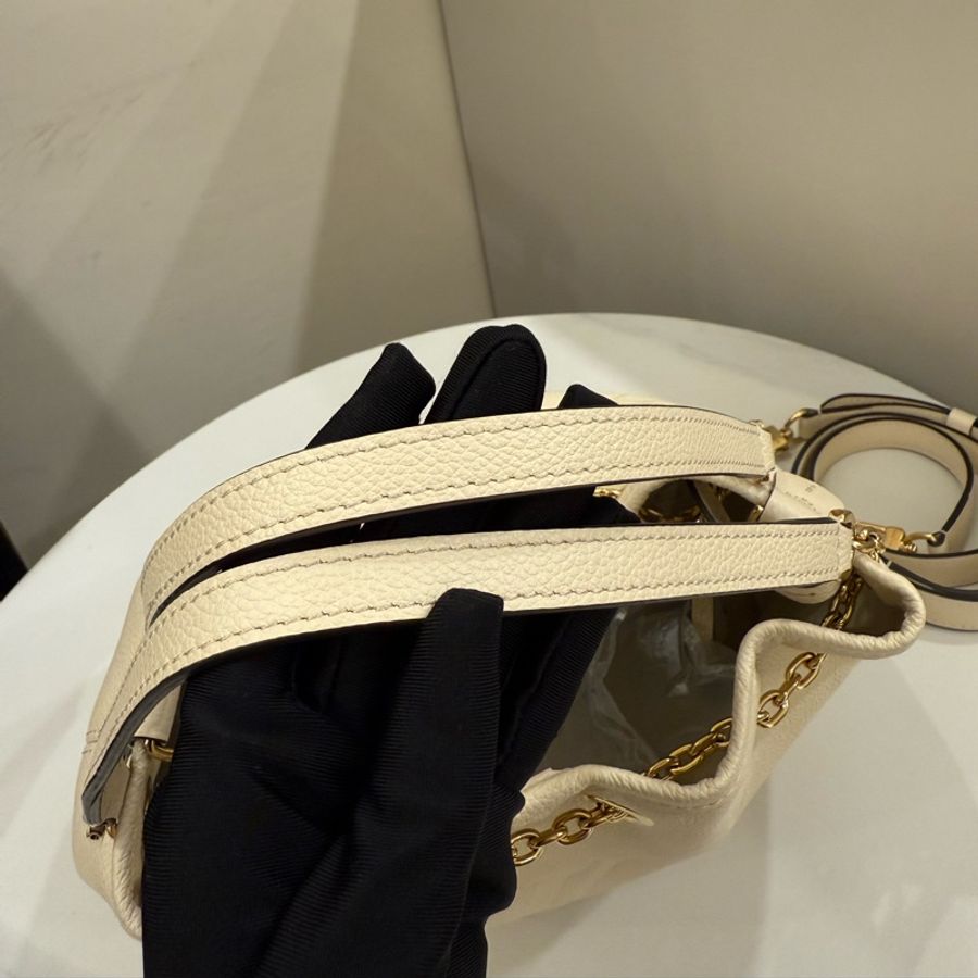 （櫃上缺貨款🔥）Louisvuitton bundle lv白色皮革壓紋牛皮-2