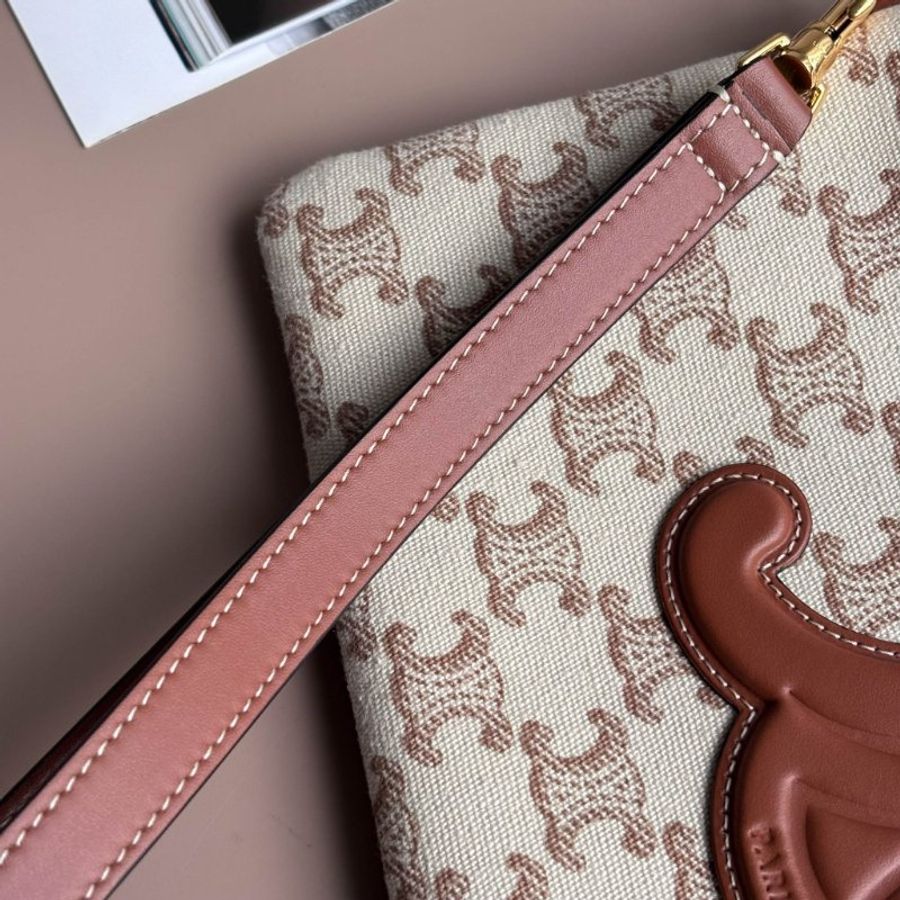 ::CELINE:: CUIR TRIOMPHE小號收納袋 手拿包 萬用包 化妝包-18