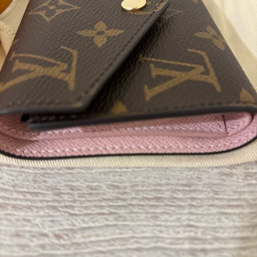 LV Victorine Wallet 信封皮夾 粉色內裡-8