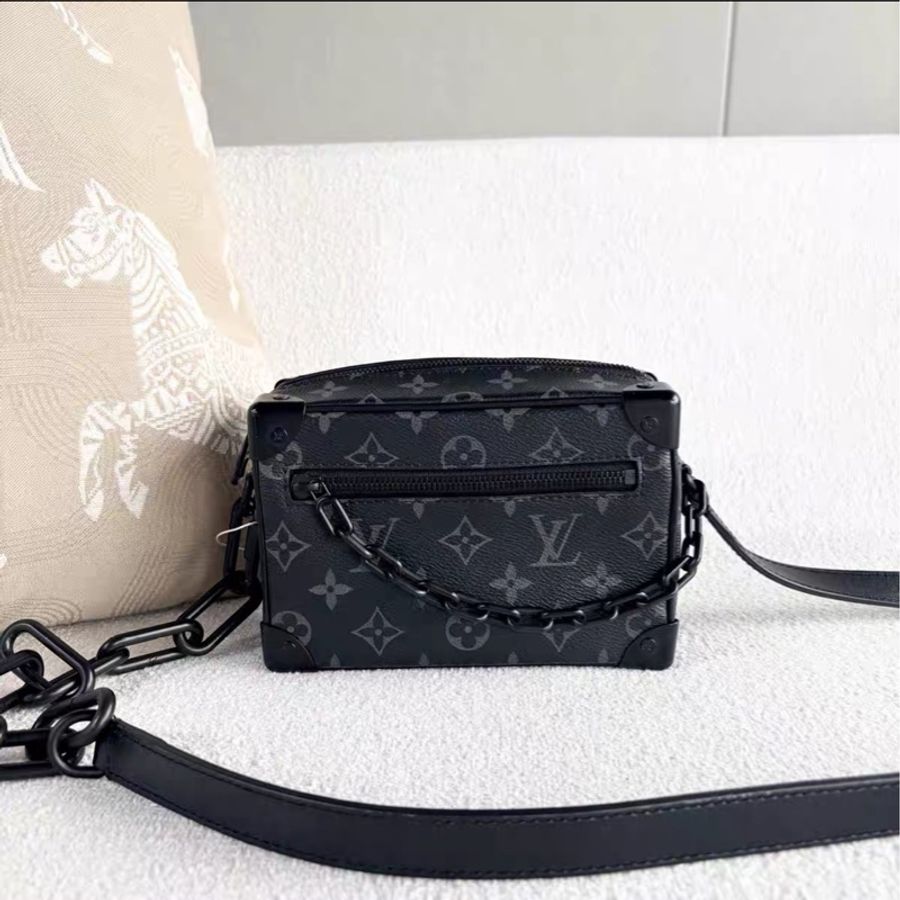 爆款低價出🕶️99新🤩Lv黑武士SoftTrunk盒子包單肩斜挎包-3