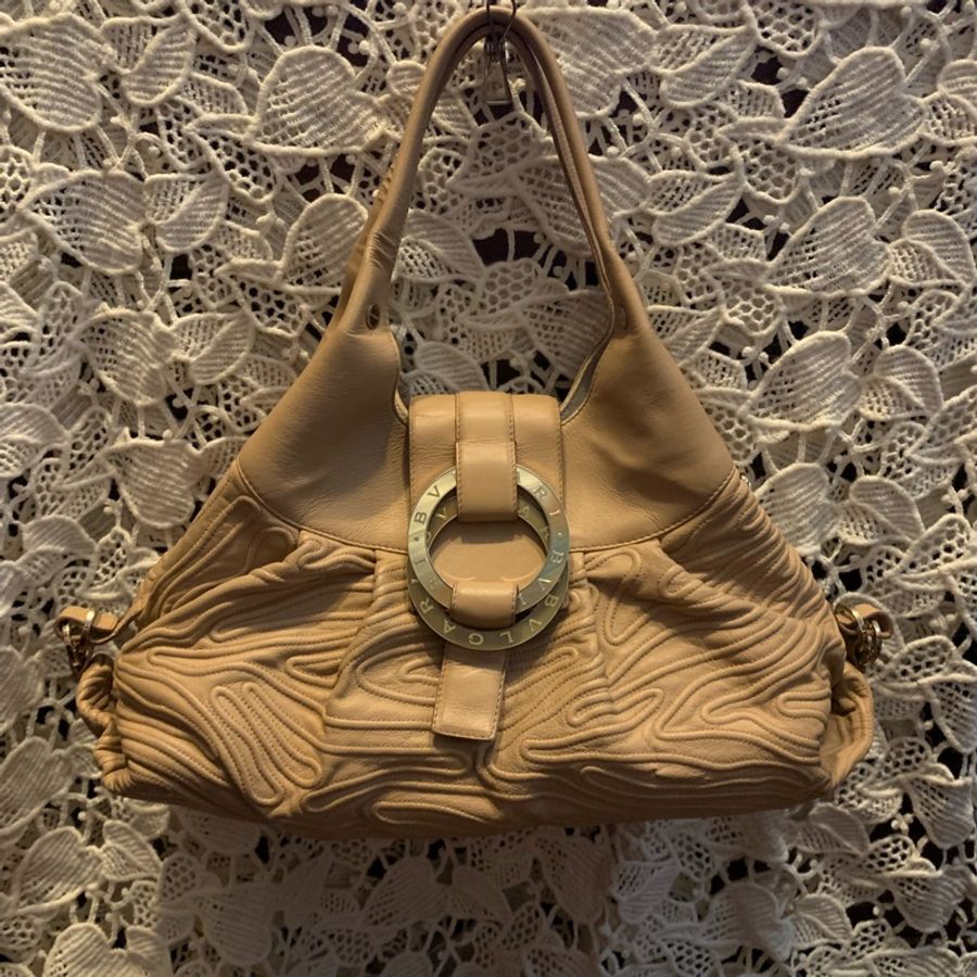 BVLGARI Chandra經典logo金屬扣環 駝色皮革手提包 肩背包-0