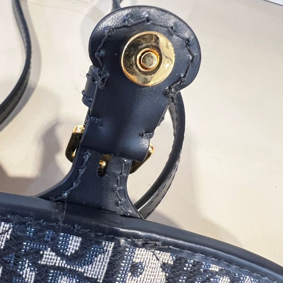 Dior 蘭緹花拼藍牛皮NewDiorBobby金釦mini下蓋磁吸釦斜背包-14