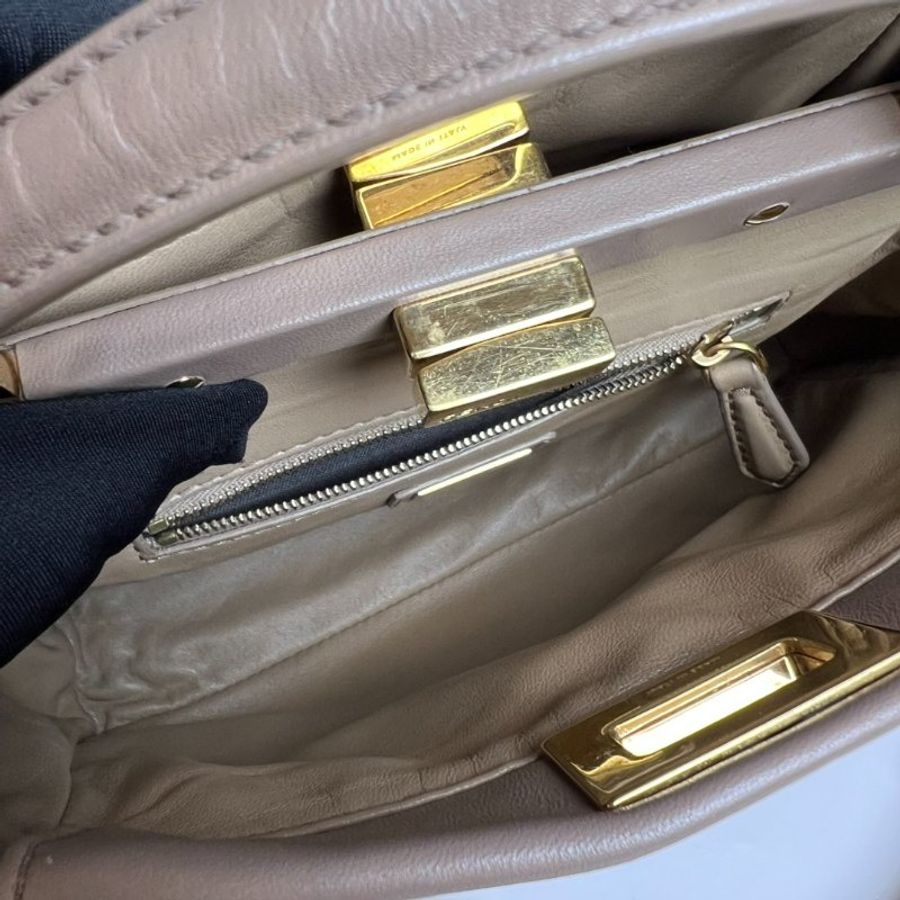 FENDI 8BN244 藕色金釦PEEKABOO MINI-8