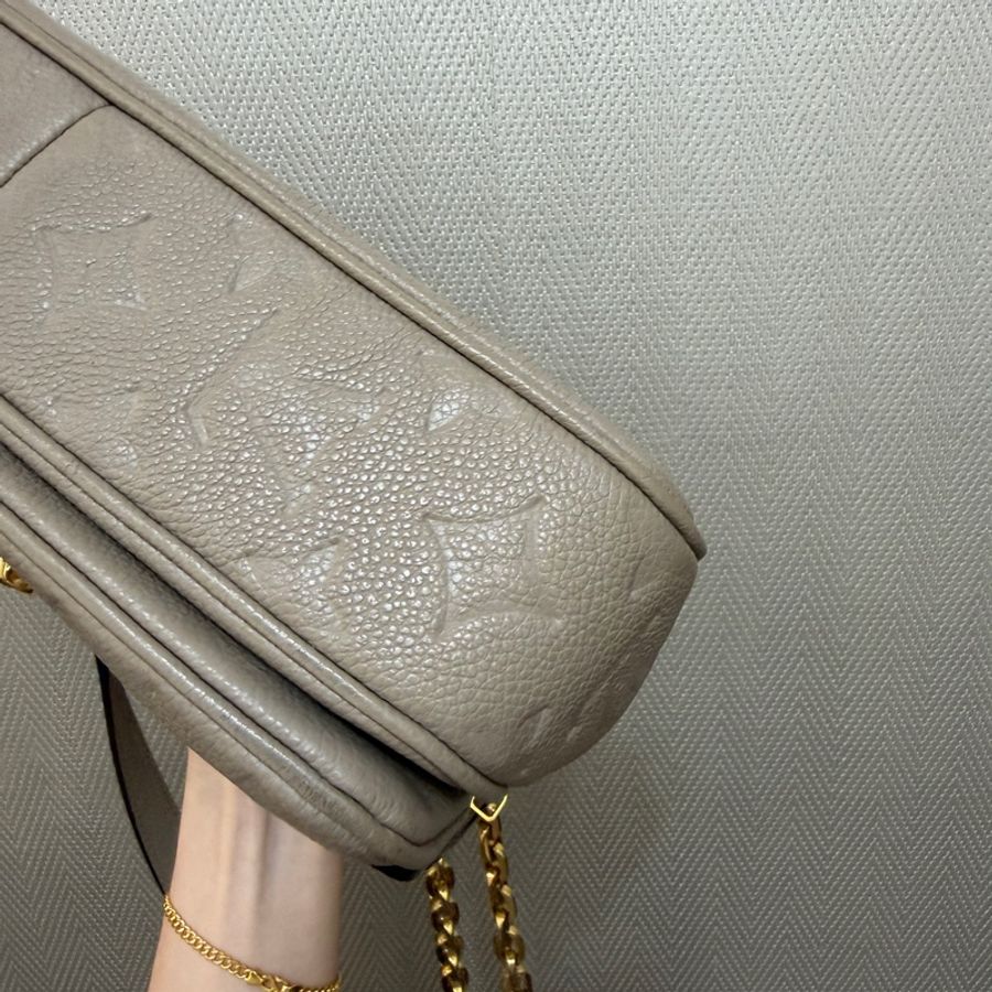 LV 米色牛皮壓紋Marceau肩斜背包M46199-8