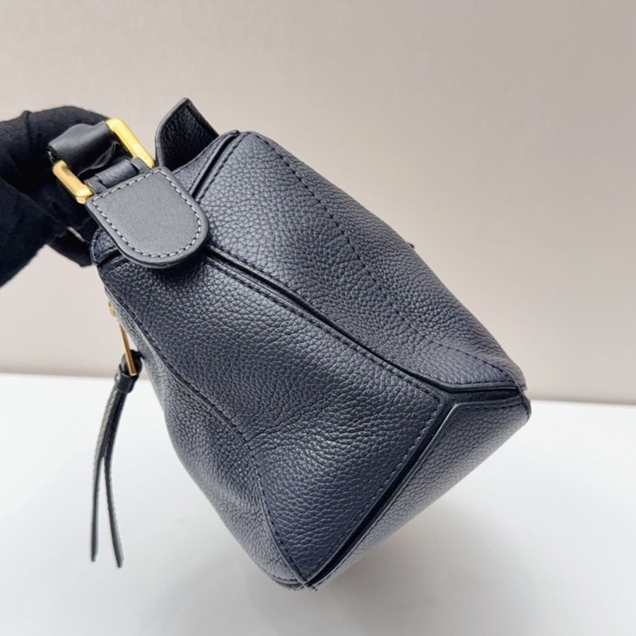 95新Loewe羅意威 藍黑色puzzle小號-8