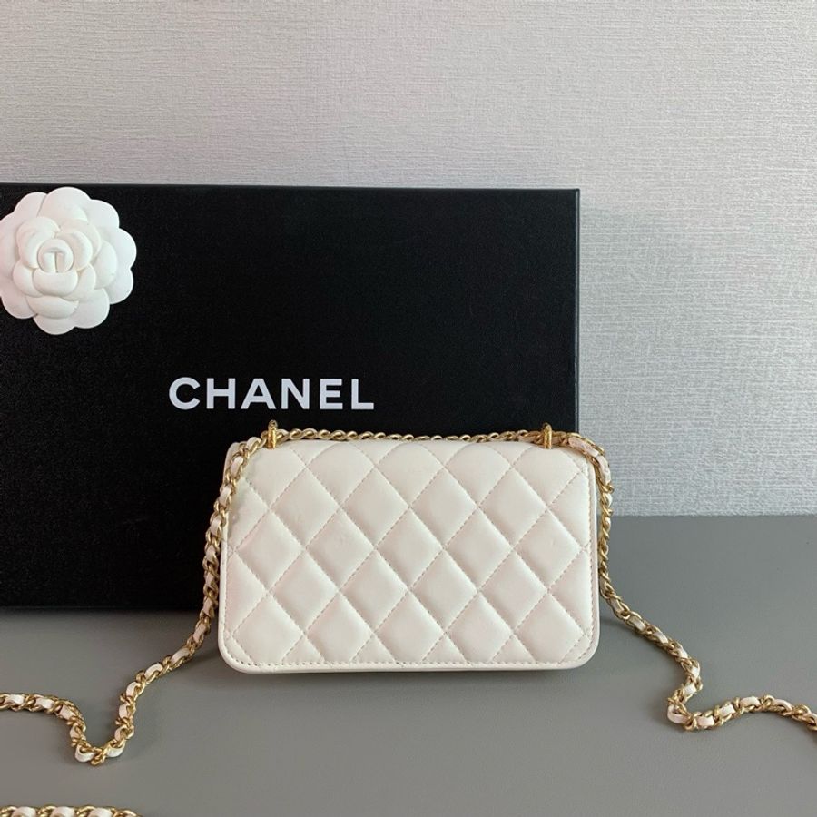 Chanel 23c 雕花鏈條白金羊皮 mini woc 🤍-4