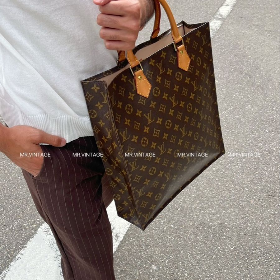 🏷️ Louis Vuitton 手拿包-1