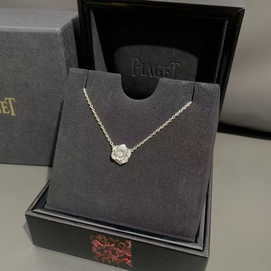 伯爵PIAGET ROSE滿鑽玫瑰18K白金項鍊,2022 年購入-6