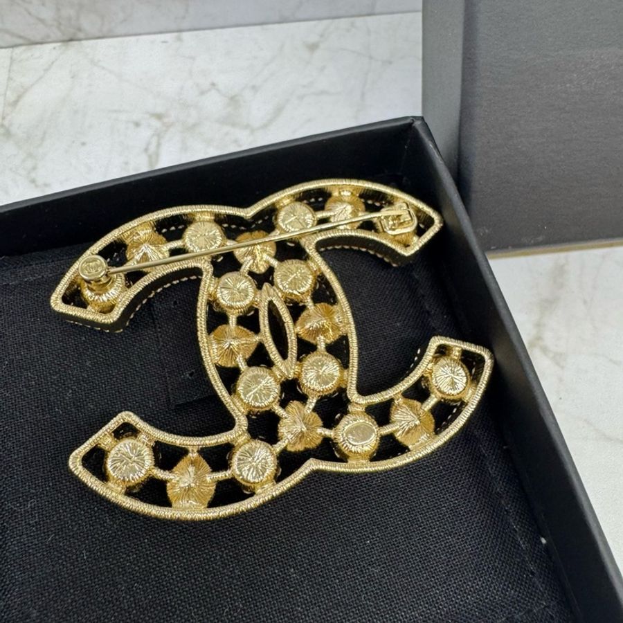 CHANEL簍空雙C Logo愛心水晶珍珠造型胸針-3