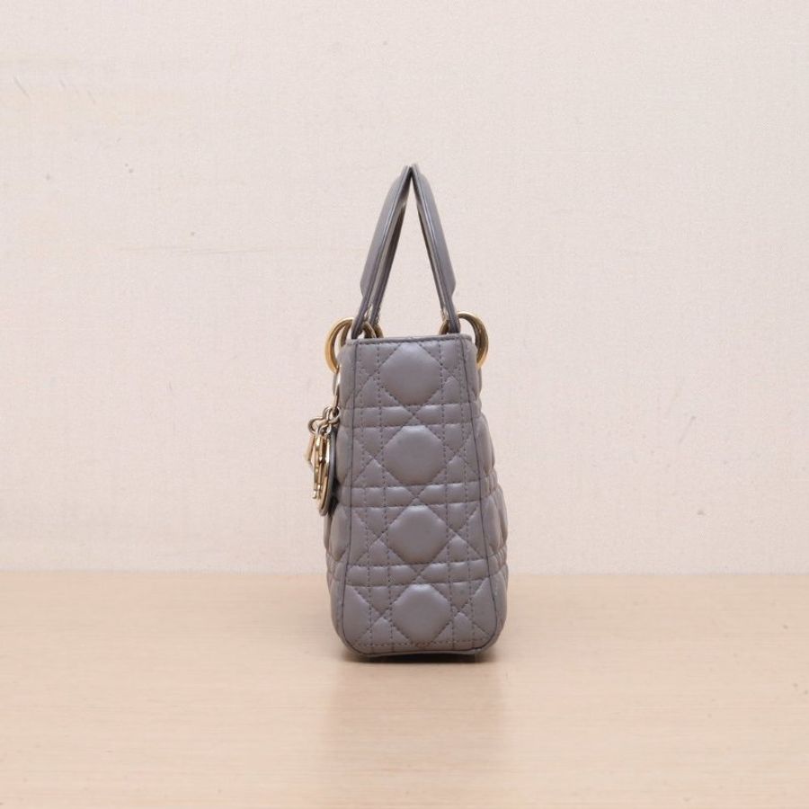 DIOR Lady戴妃包四格徽章肩帶灰色羊皮金扣2018肩背包-3