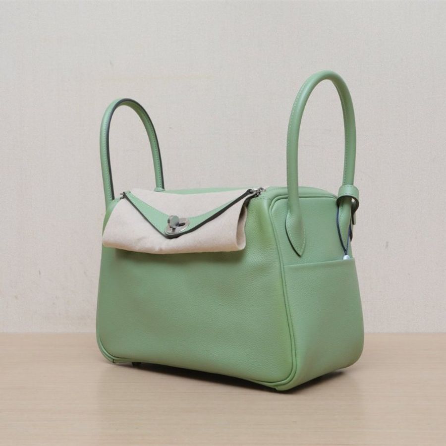 HERMES Lindy263I牛油果綠EC皮Z刻銀扣肩背包-3