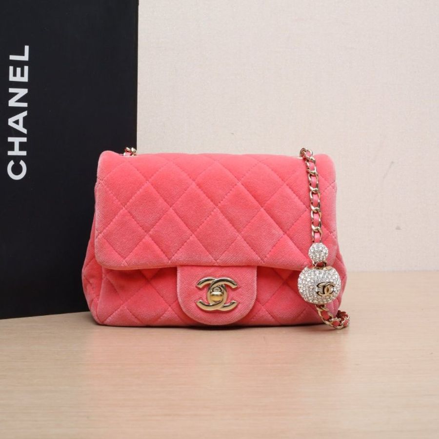 CHANEL 20ACF口蓋包方胖子17粉紅色絲絨30開淺金扣鑽球調節扣肩帶肩背包-0