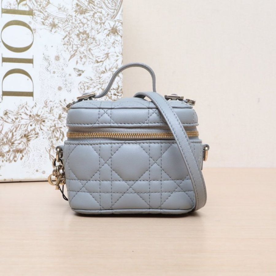 DIOR Lady戴妃Vanity化妝包超迷你11霧霾藍羊皮淺金扣2021藤格紋肩背包-0