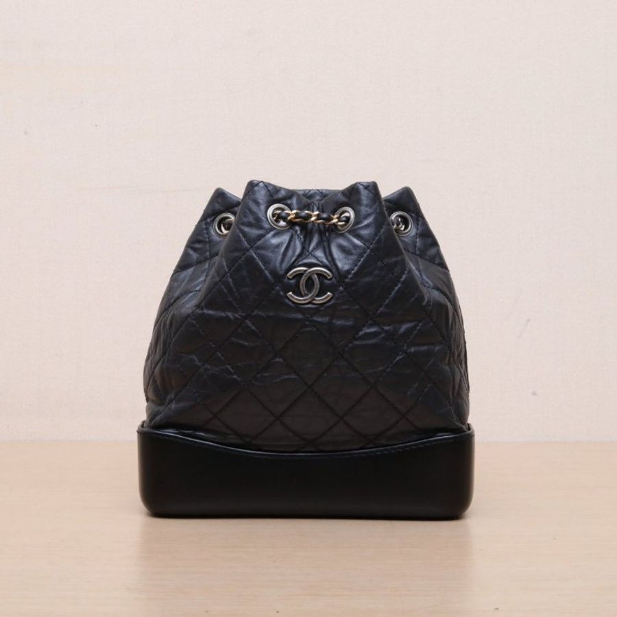 CHANEL GABRIELLE流浪雙肩包小號22.5黑色牛皮27開金銀扣菱格紋肩背包-1