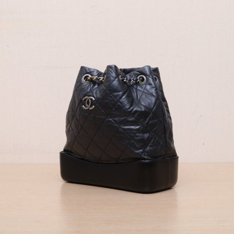 CHANEL GABRIELLE流浪雙肩包小號22.5黑色牛皮27開金銀扣菱格紋肩背包-3