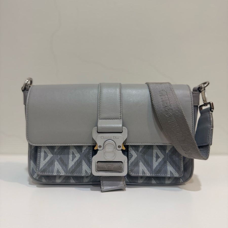 Dior 深淺灰牛皮拼 PVC鑽石紋 Hit the Road郵差包 斜背包-1