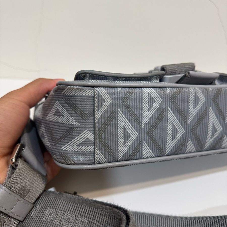 Dior 深淺灰牛皮拼 PVC鑽石紋 Hit the Road郵差包 斜背包-7