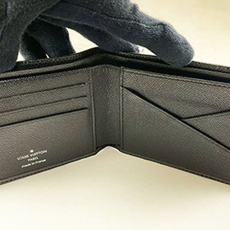 ＊奢華大道國際精品＊【L3263】LV 黑色TAIGA Multiple 對開短夾 M30952-4