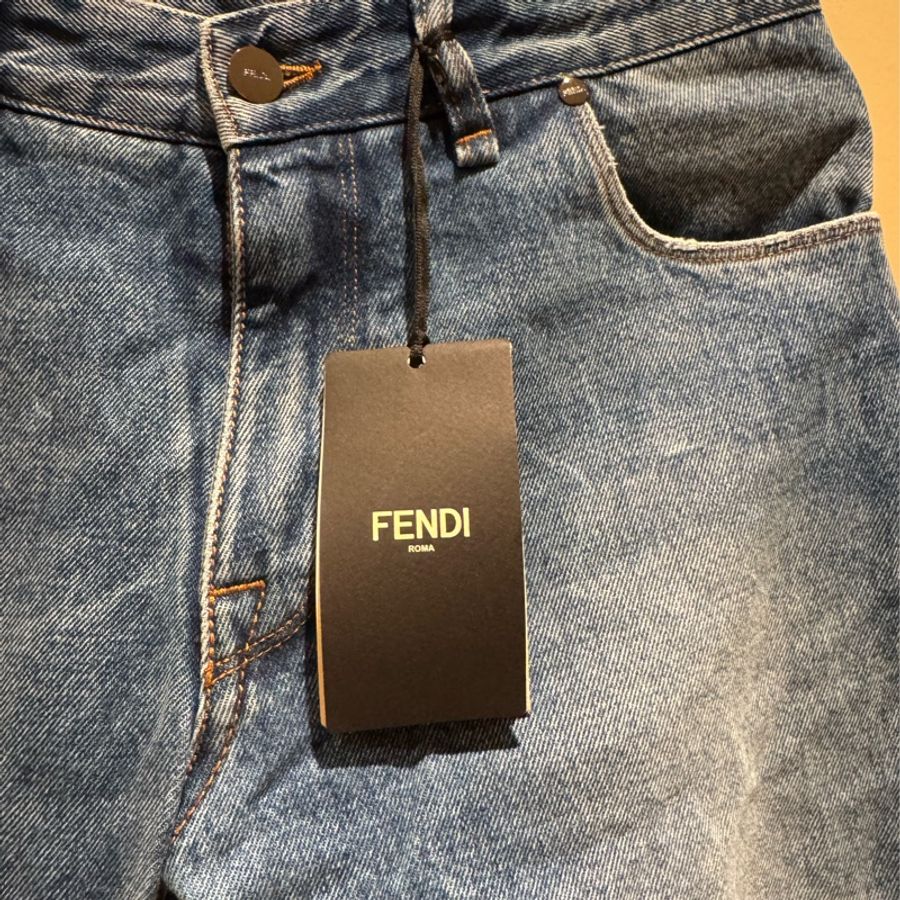[全新］FENDI-2