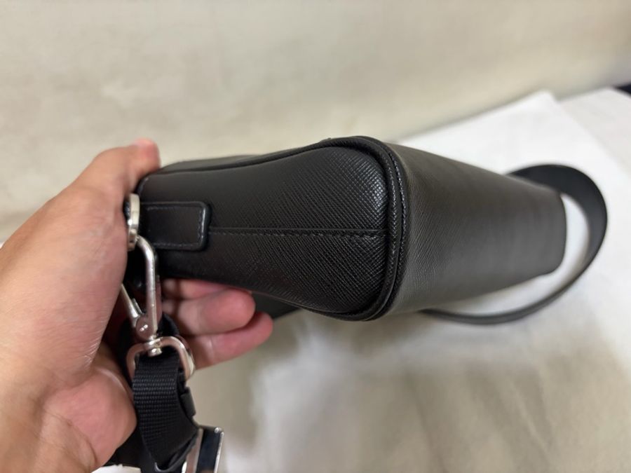 PRADA SAFFIANO TRAVEL 肩背包斜背包 2VH063皮革黑色 二手男款-2