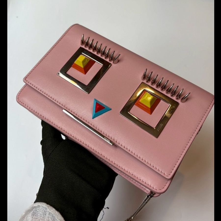 Fendi 銀鍊粉皮小鳥眼睛鍊帶小包 WOC-3