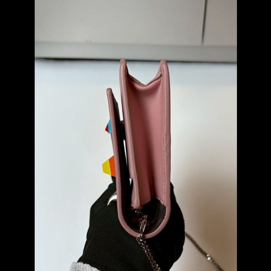 Fendi 銀鍊粉皮小鳥眼睛鍊帶小包 WOC-9