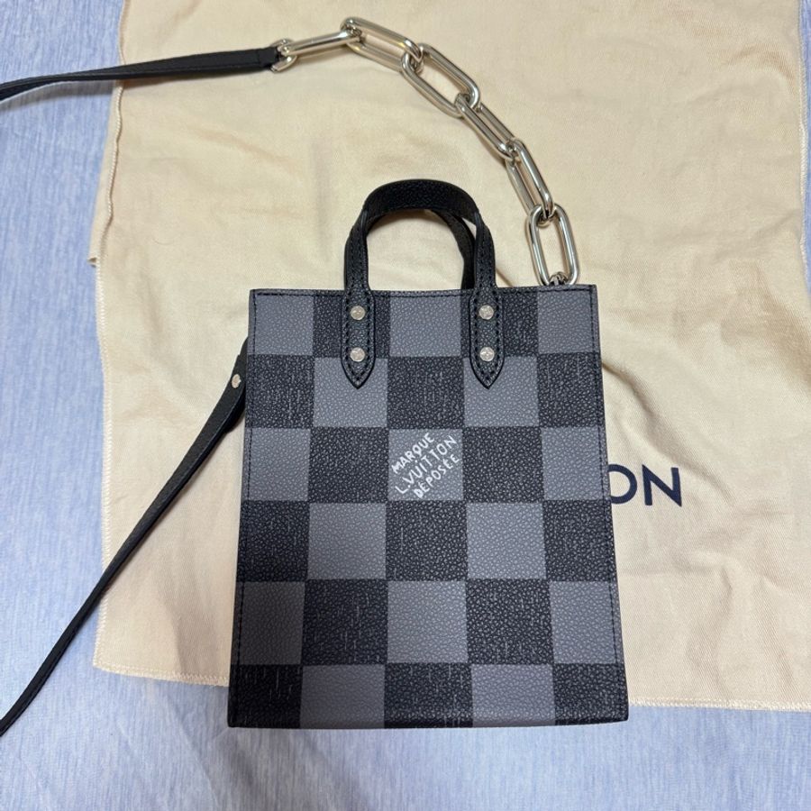 Louis Vuitton LV 日落系列 限定款黑色棋盤格琴譜包 Sac plat XS-1