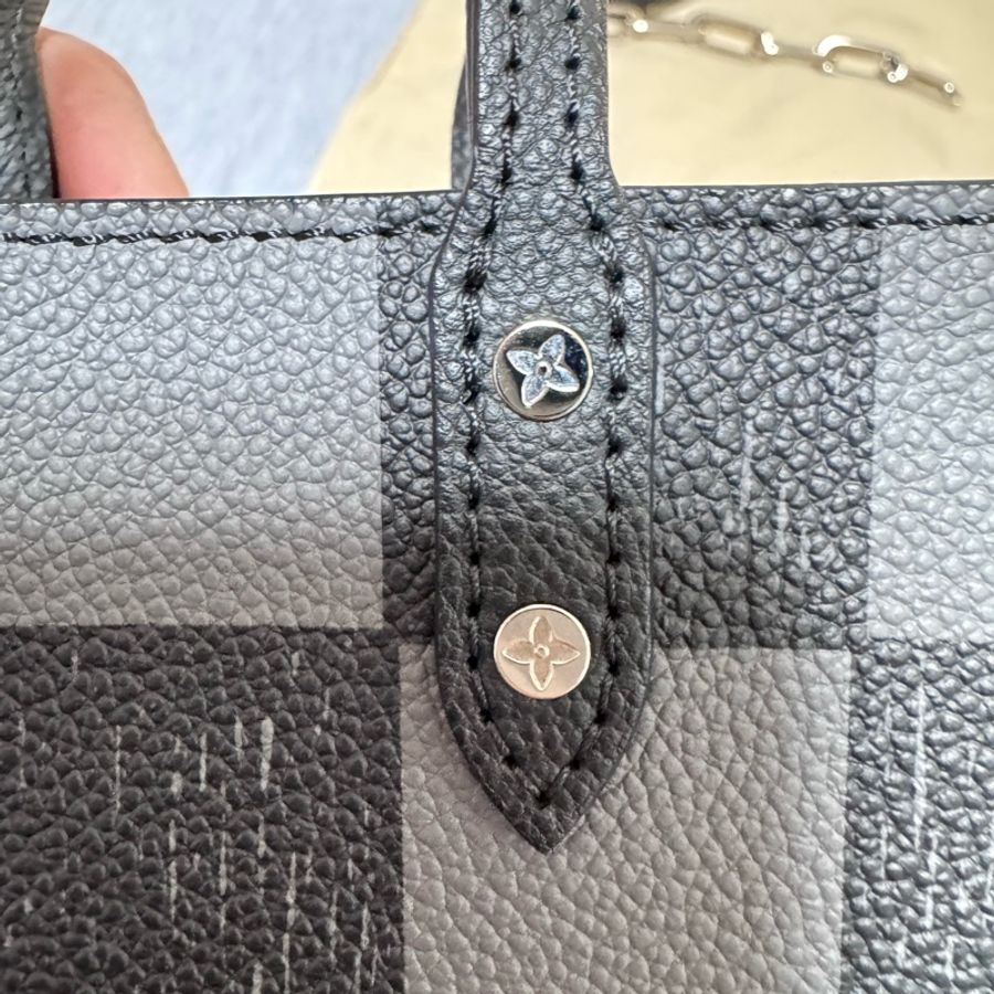 Louis Vuitton LV 日落系列 限定款黑色棋盤格琴譜包 Sac plat XS-18