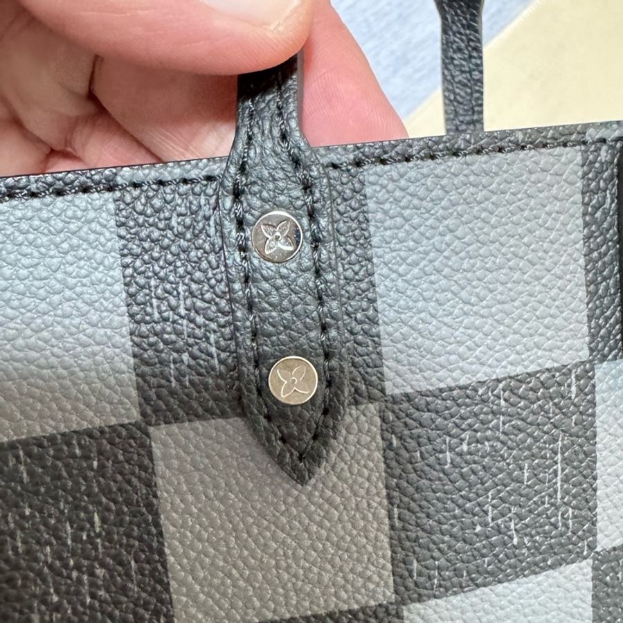 Louis Vuitton LV 日落系列 限定款黑色棋盤格琴譜包 Sac plat XS-23
