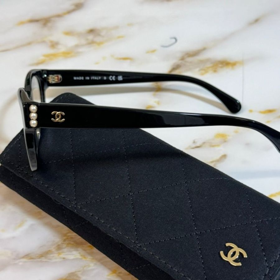 🎉新品好折扣✨Chanel 3440H Butterfly 珍珠裝飾平光眼鏡鏡框 黑金/珍珠飾邊-3