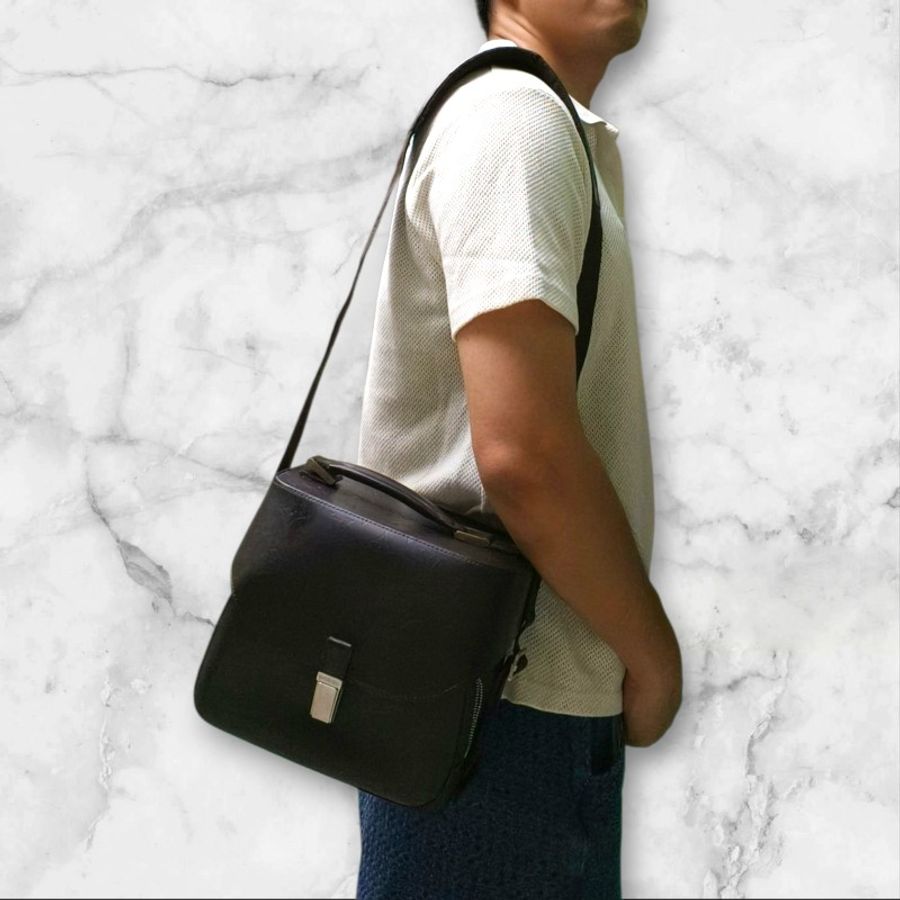 ✈️老闆出國不在‼️狂降甜價至4/5(原18800)㊣✨Louis Vuitton✨(附防塵袋)路易威登 LV 可可色 壓紋 老花 壓釦 相機包 肩背包/二手精品/二手包/保證正品🌳二手樹屋🌳-58