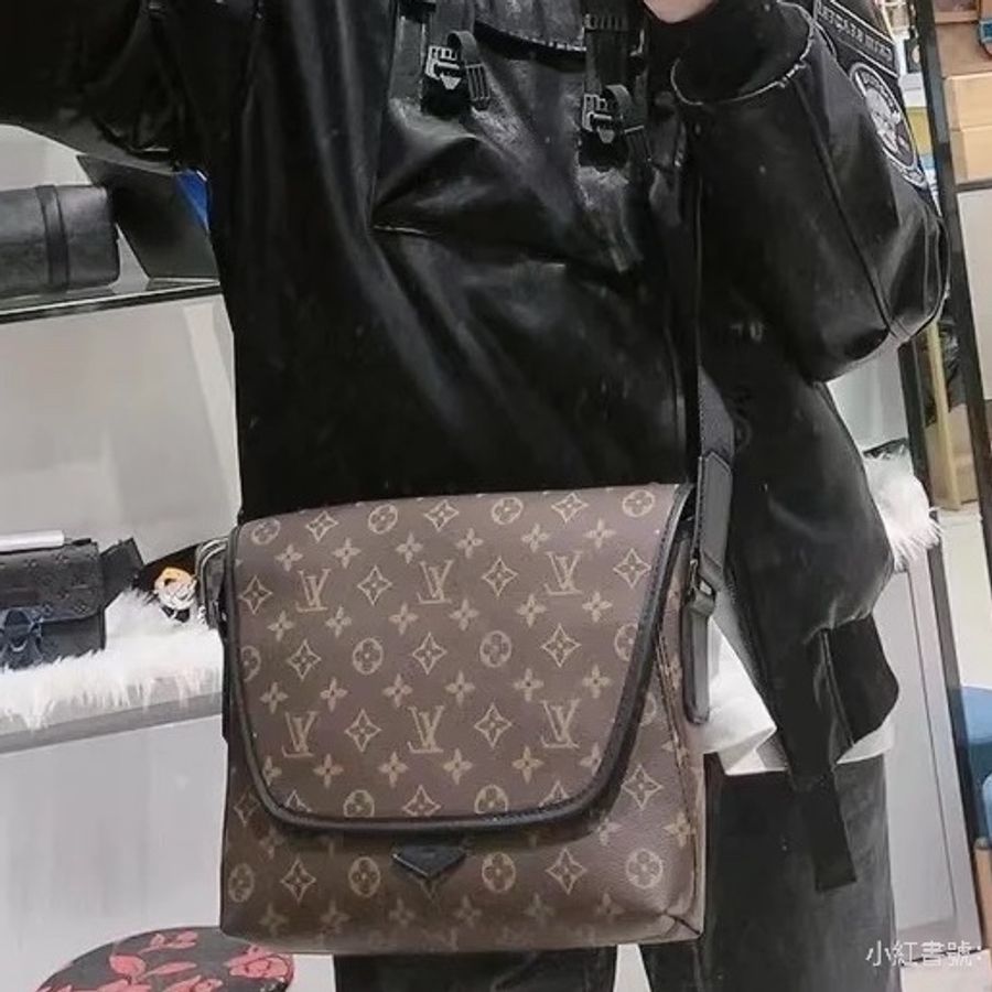 🈶購證超低價🥳Lv經典Magnetic老花郵差包斜挎包-2