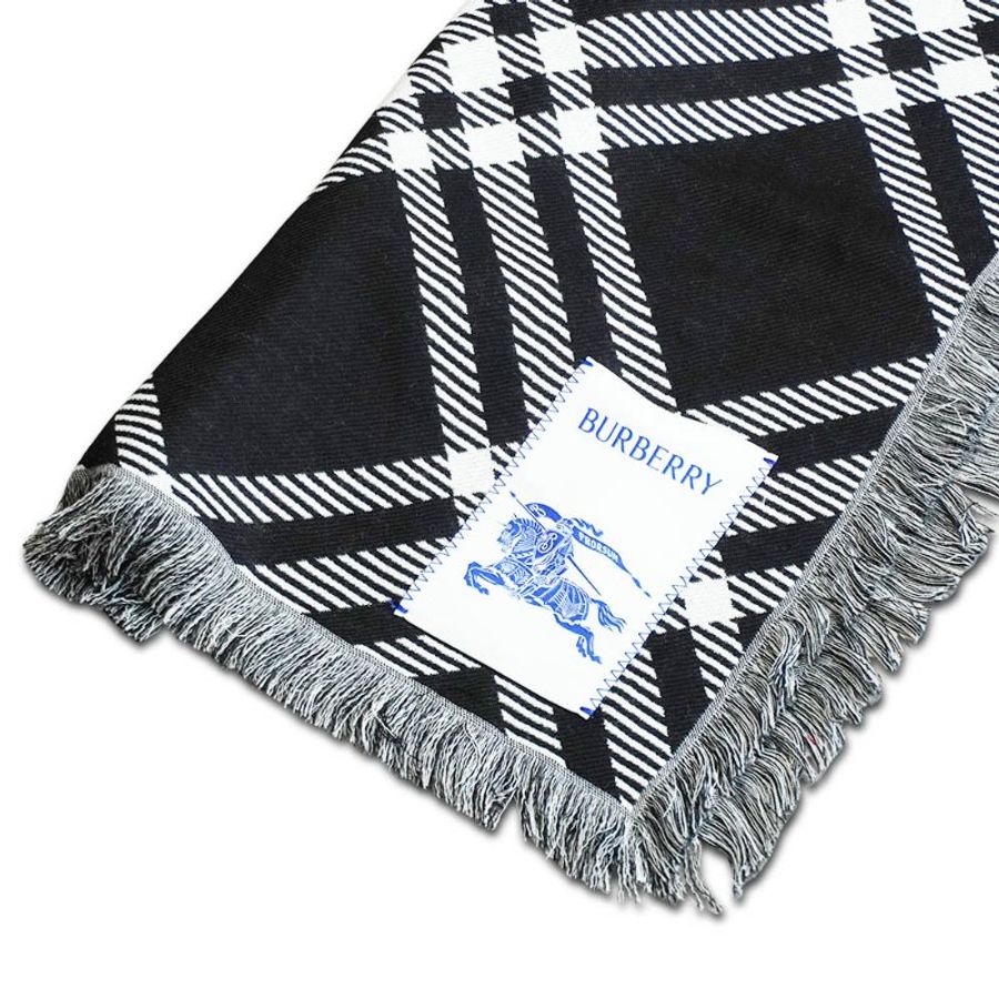 Burberry 寬版格紋羊毛絲質圍巾(8110162-黑白)-5