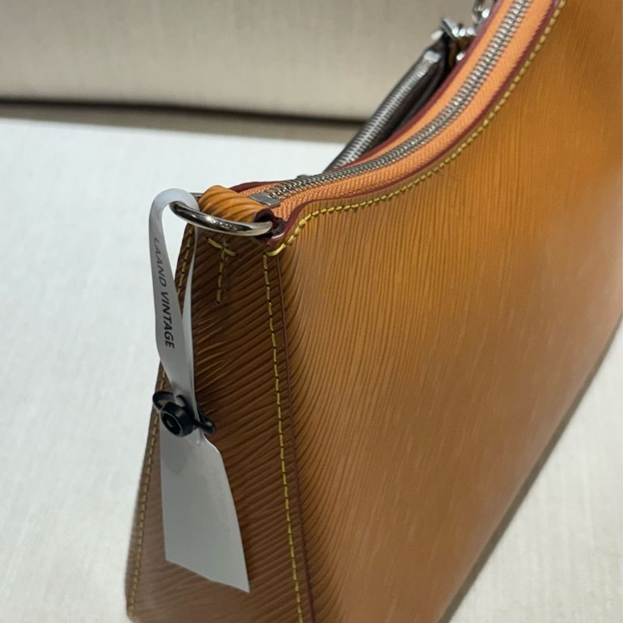 【LV】Marelle晶片款 焦糖色水波紋單肩腋下包-6